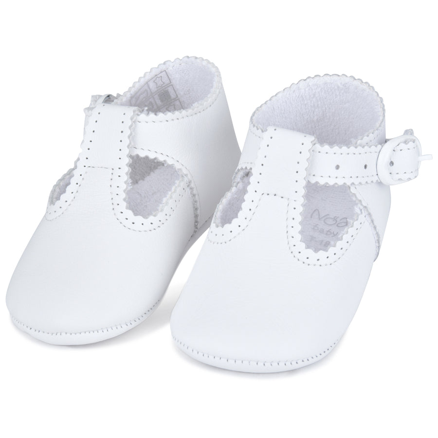 baby shoes with name on bottom