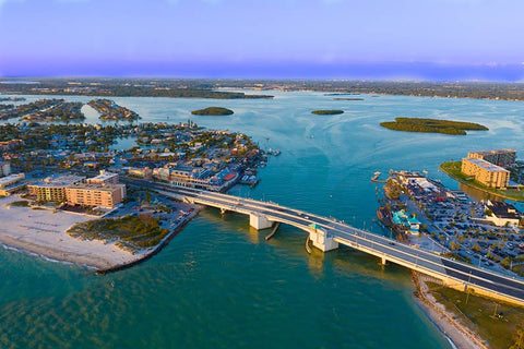 John’s Pass at Madeira Beach. UFOProductions / Shutterstock