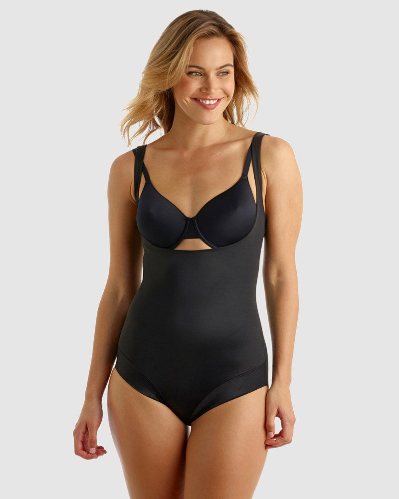 Curvy Bras - Interested in trying a bodysuit and not sure where to start?  The @triumphlingerie Poesie Bodysuit is calling! With a zip for easy  dressing, adjustable gusset for support and lace