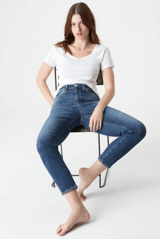 Mom Jeans Vs Boyfriend Jeans - What's Your Style? – Mavi AU