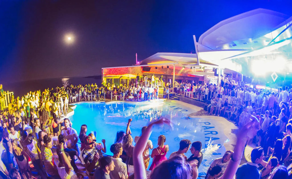 Party in Mykonos