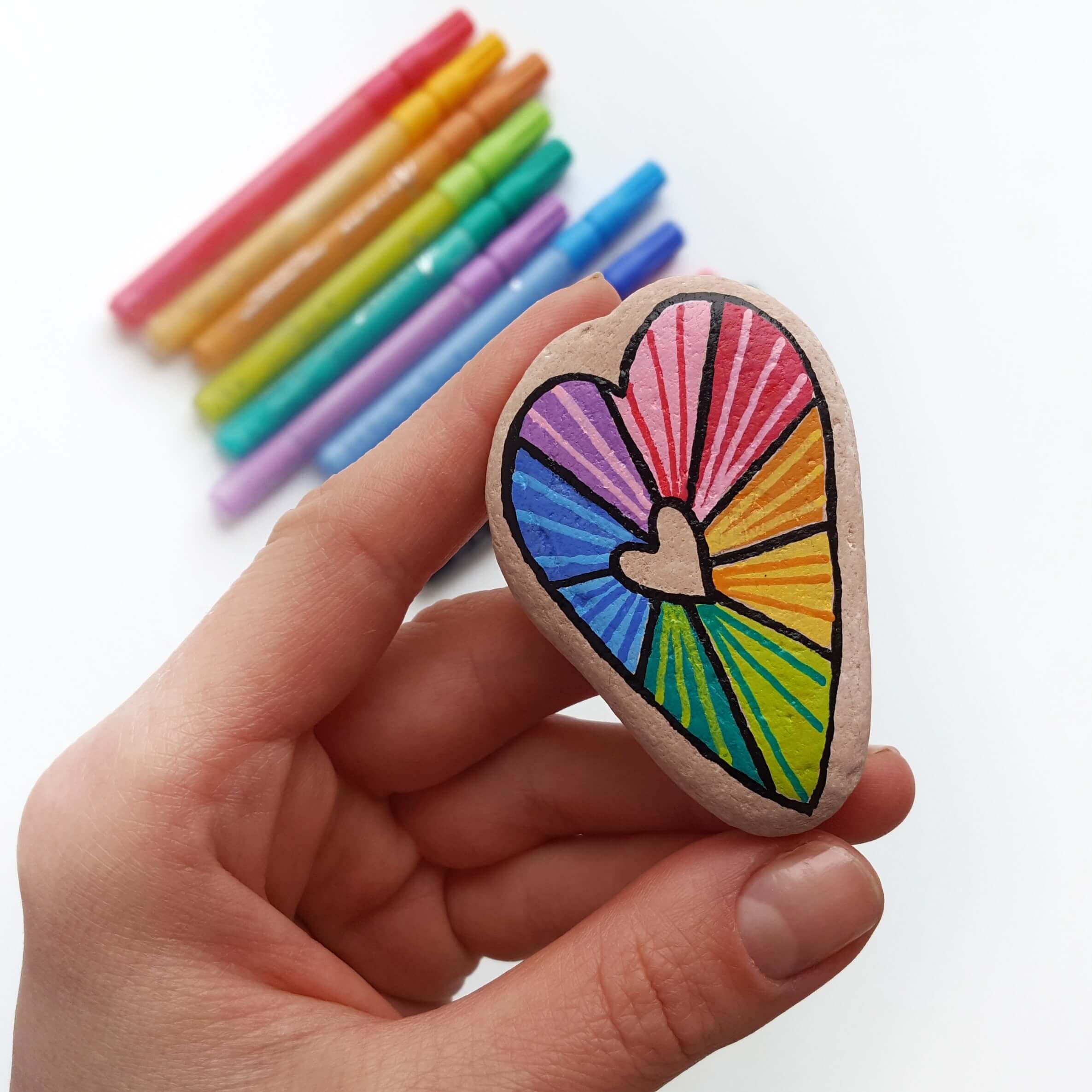 rock painting ideas-painted rocks-painting ideas-simple cute stone painting-simple stone painting-rock painting-painting rocks ideas-cute rock painting