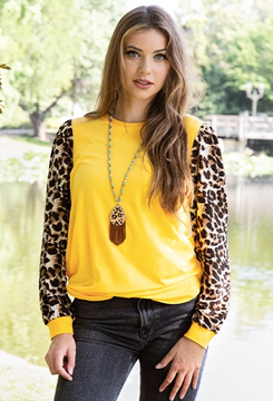 GOLD WITH LEO LONG SLEEVE TOP