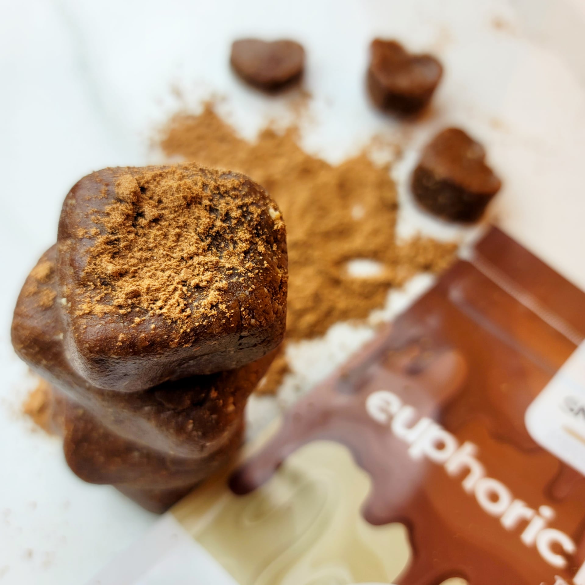 SMOOV euphoric blend has 6 powerful and delicious foods packed with antioxidants, healthy fats and adaptogens- Raw cacao, Carob, Mesquite, Maca, Lucuma and shredded Coconut. A healthy way to satisfy cravings and boost mood instantly!