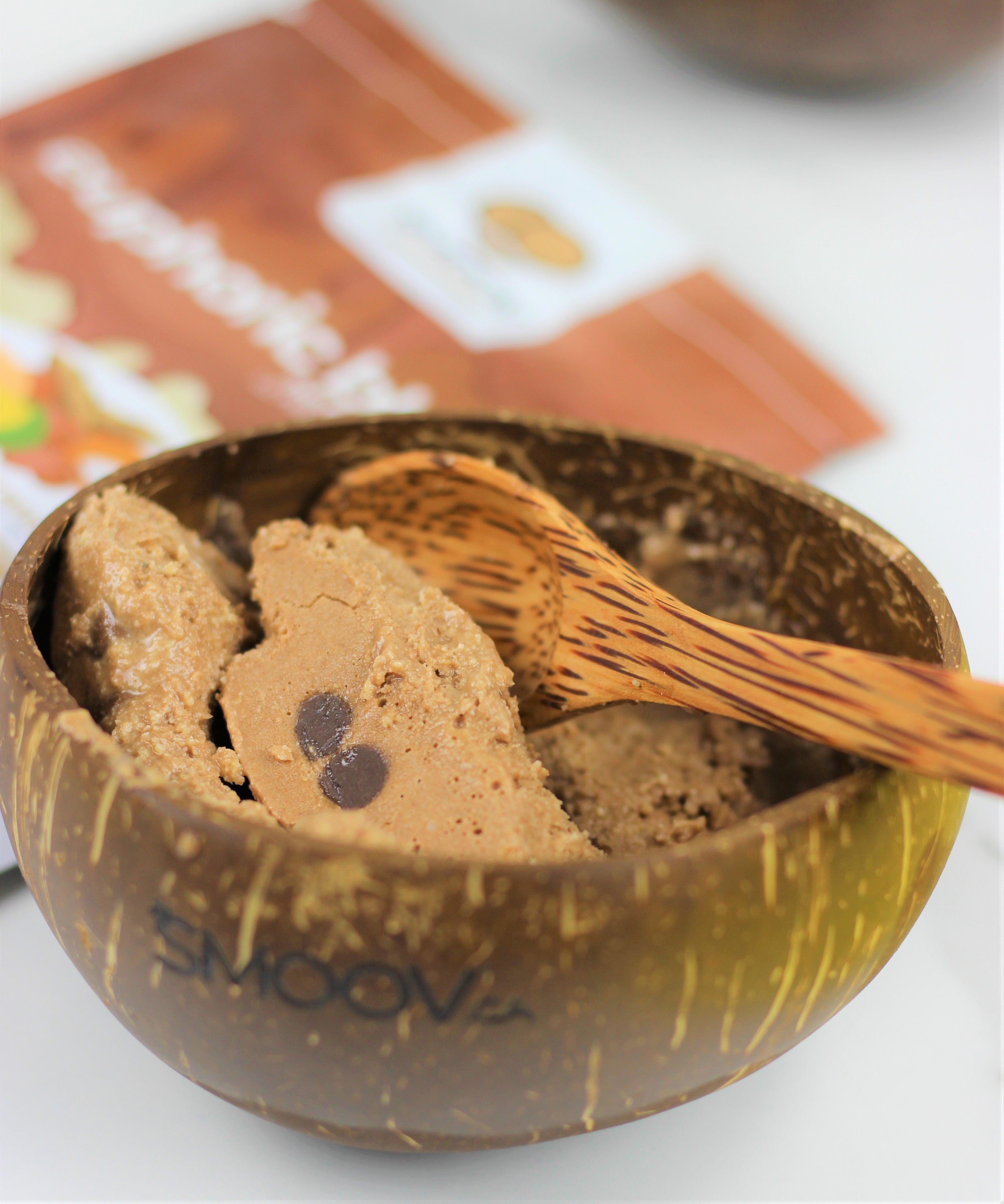 SMOOV euphoric blend has 6 powerful and delicious foods packed with antioxidants, healthy fats and adaptogens- Raw cacao, Carob, Mesquite, Maca, Lucuma and shredded Coconut. A healthy way to satisfy cravings and boost mood instantly!