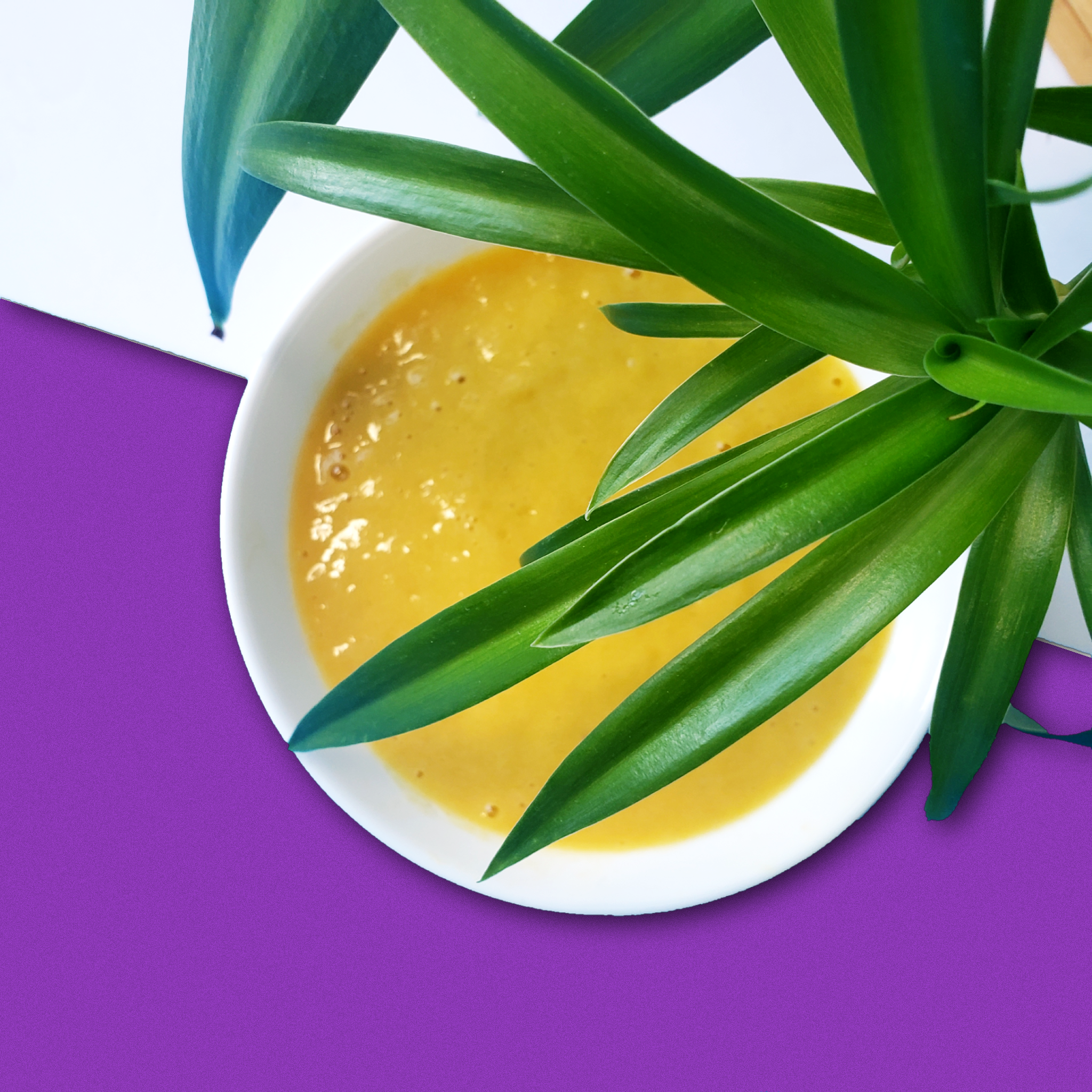 Wake up your immune system with this vibrant yellow smoothie! Delicious and packed with vitamins A & C. Made using Smoov's golden blend, pineapples, mangoes, a banana and milk.