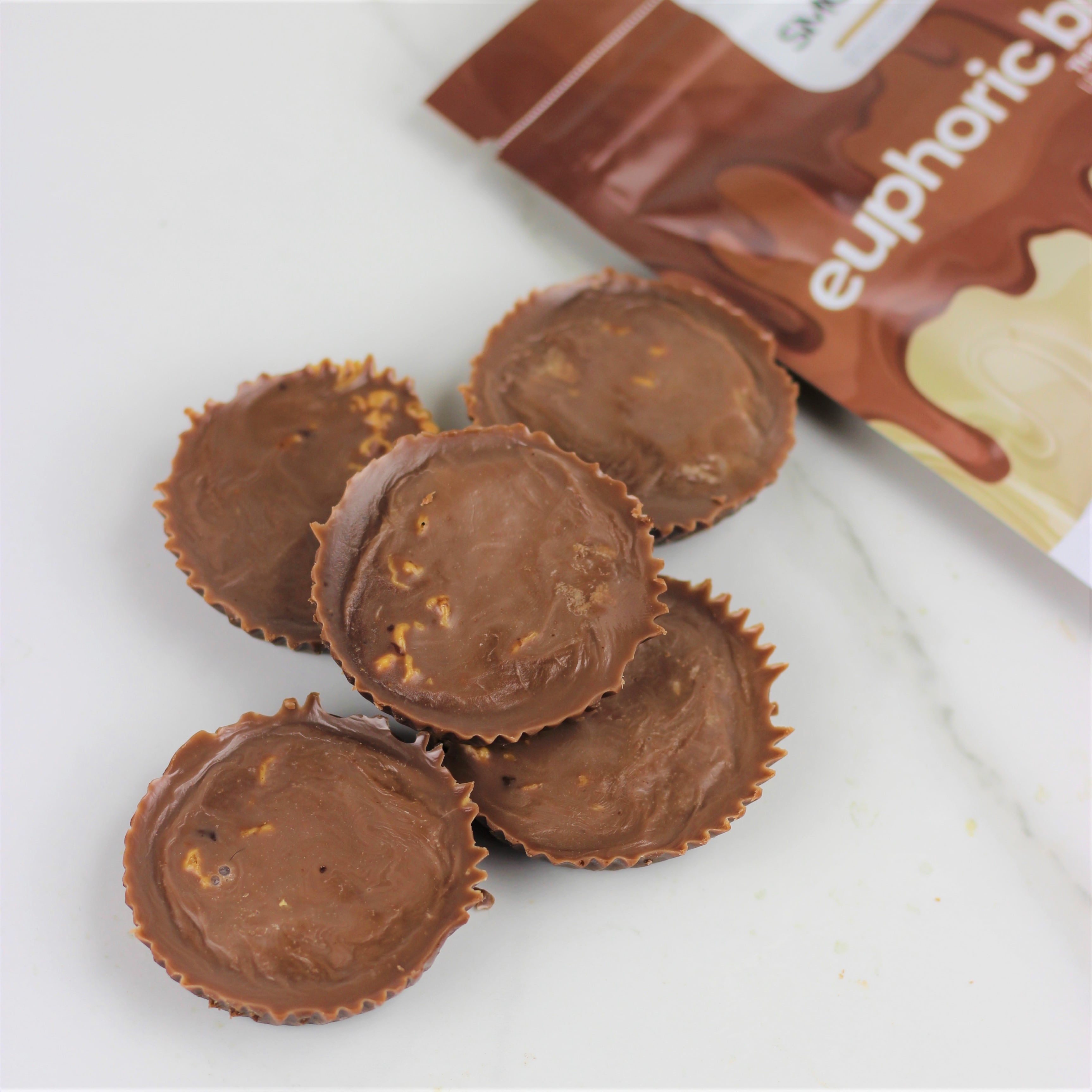 SMOOV euphoric blend has 6 powerful and delicious foods packed with antioxidants, healthy fats and adaptogens- Raw cacao, Carob, Mesquite, Maca, Lucuma and shredded Coconut. A healthy way to satisfy cravings and boost mood instantly!