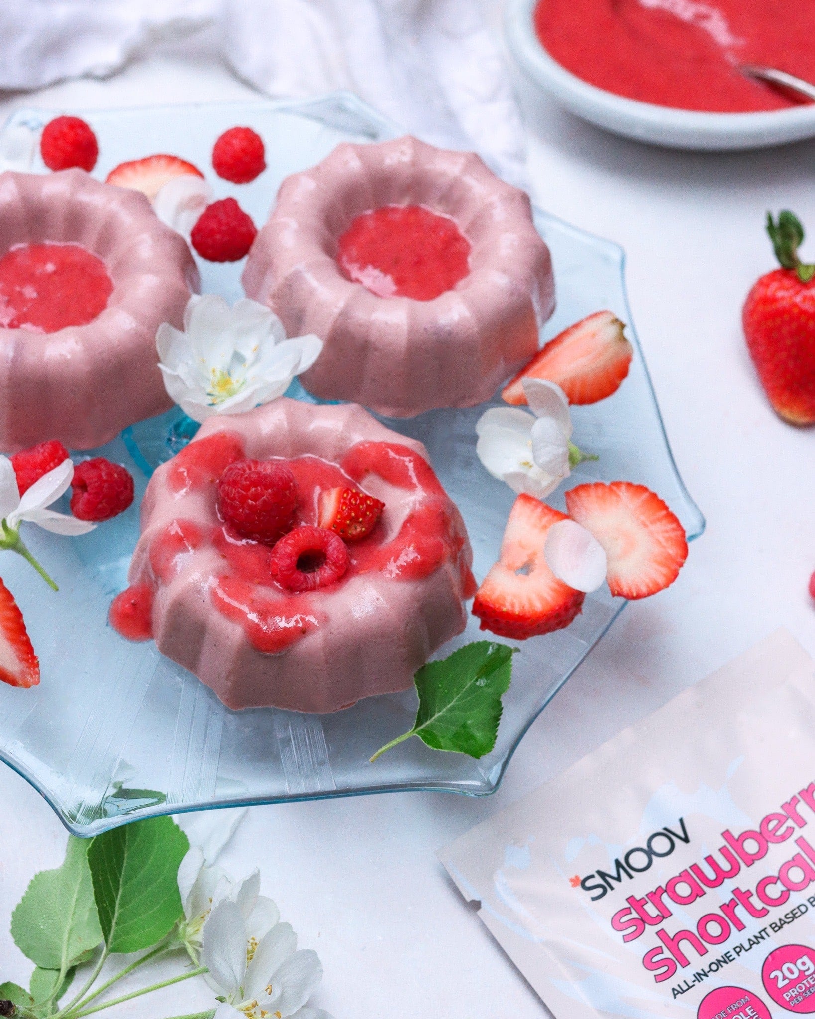 SMOOV strawberry shortcake truffle bites