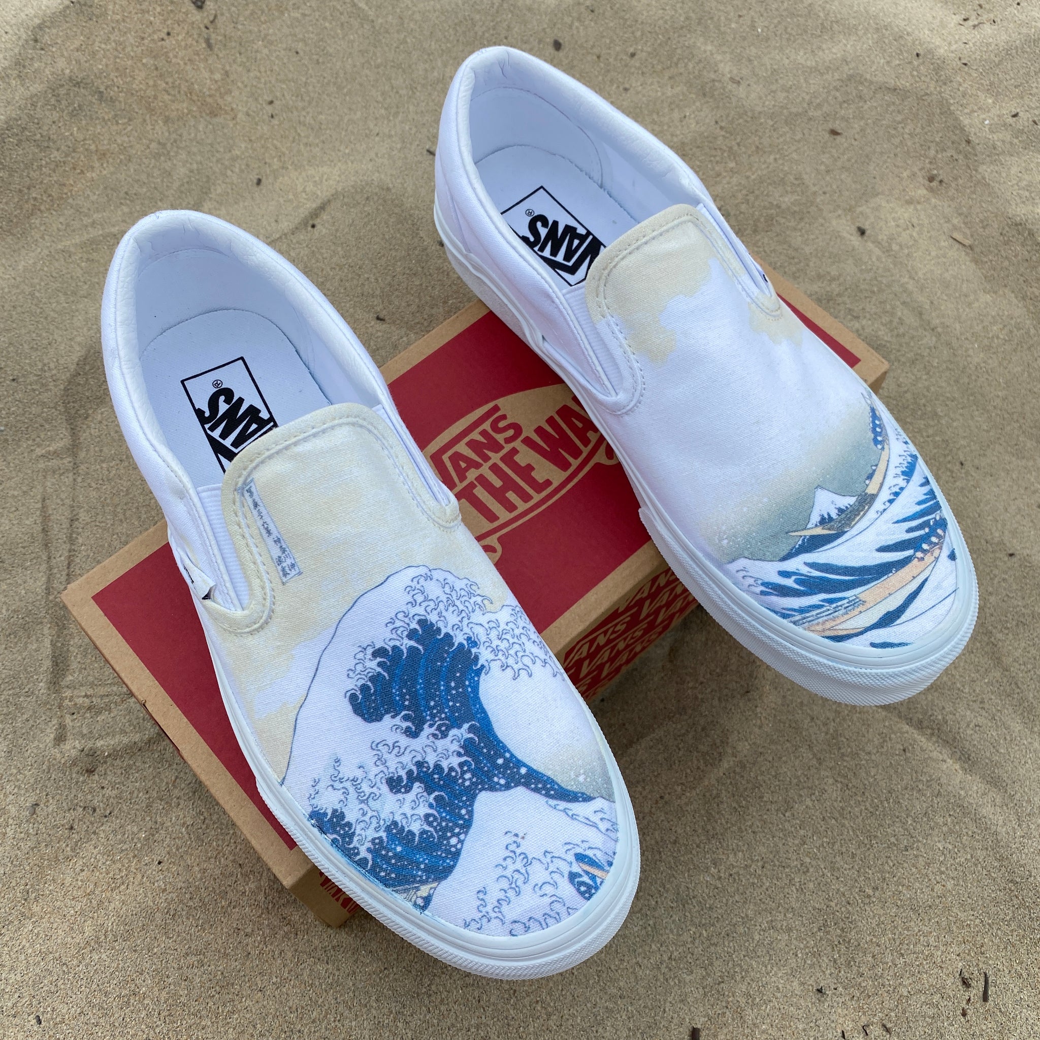 The Great Wave Off Kanagawa White Ons –