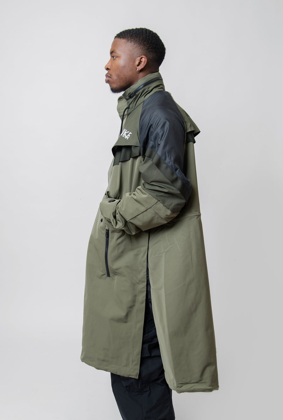 Sacai SG Trench Jacket Medium Olive DQ9027-222 (LAUNCH PRODUCT)