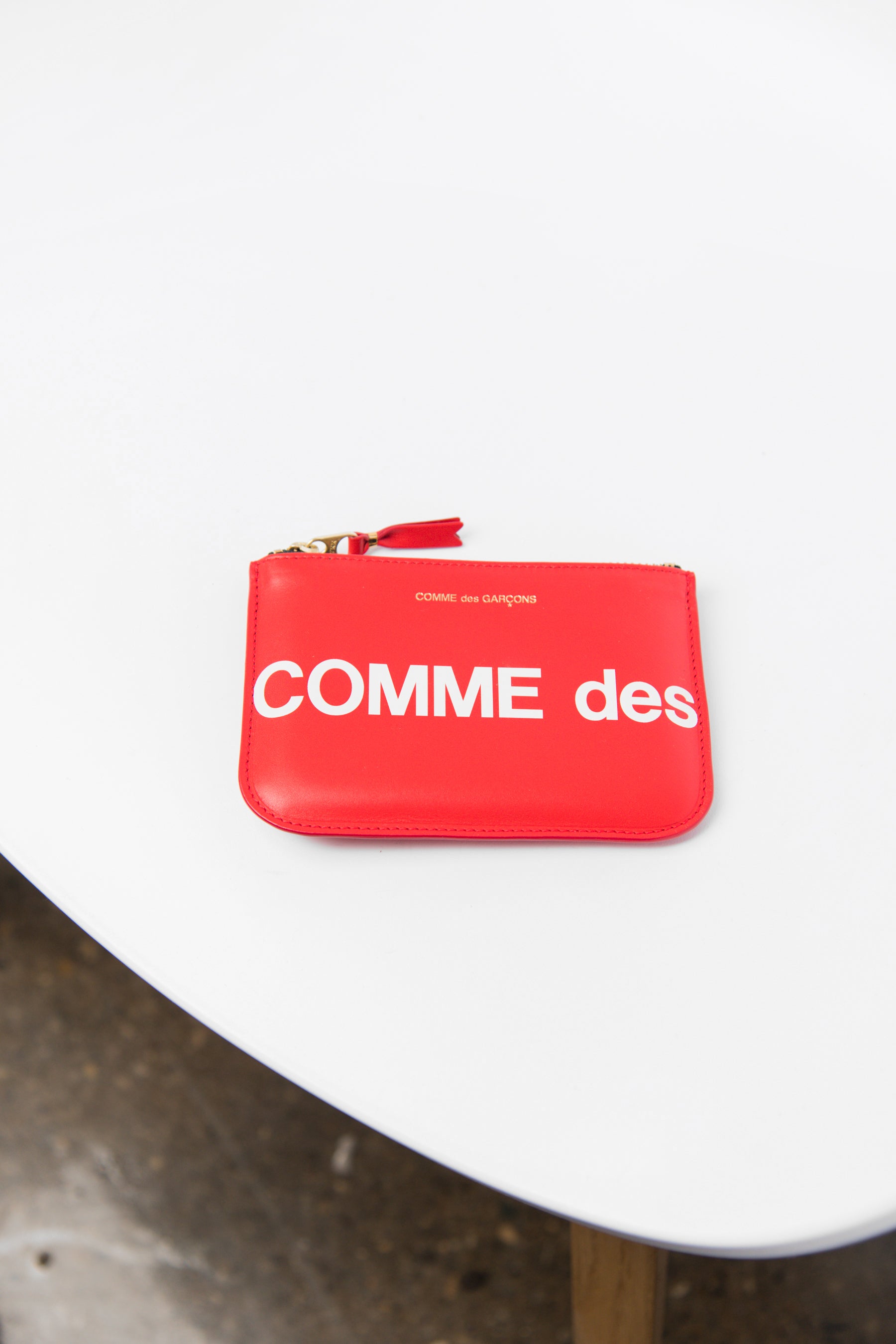 Comme des Garcons WALLET Huge Logo Zip Pouch Red SA8100HL