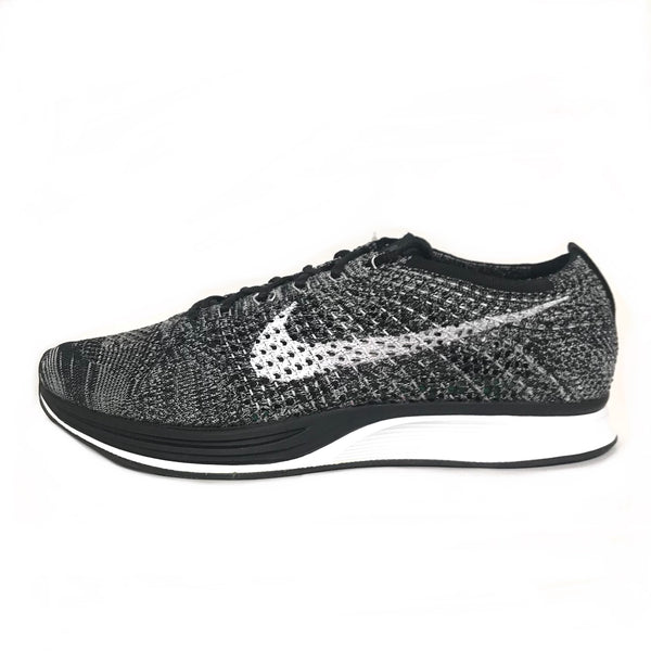 nike flyknit racer oreo 2