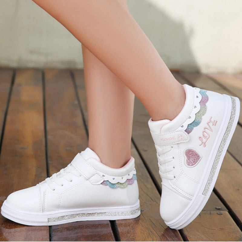 girls white gym shoes