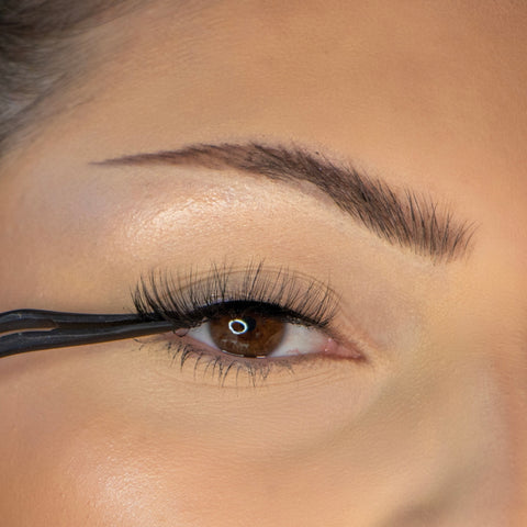 Lithe Lashes How To Apply Lashes Step 4