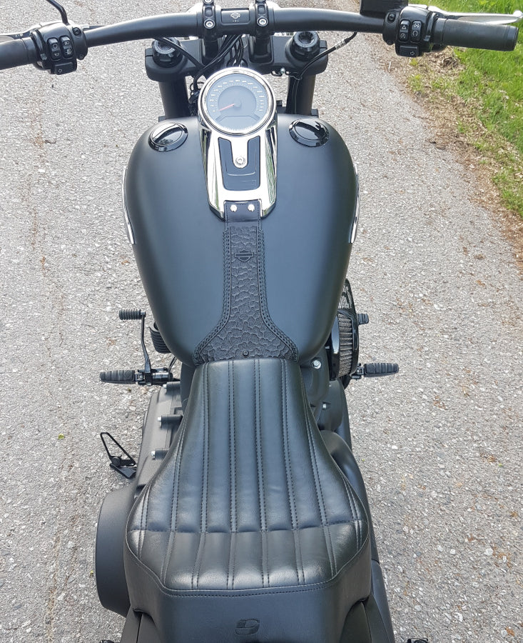 2020+ SportGlide & 2018+ Fatboy tank strap – Three Mutts Custom Leather