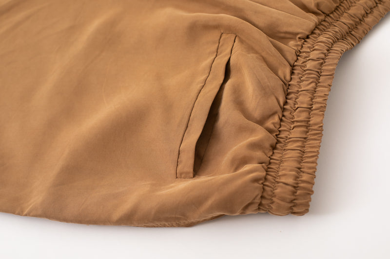 Lightweight walk shorts In Washed camel