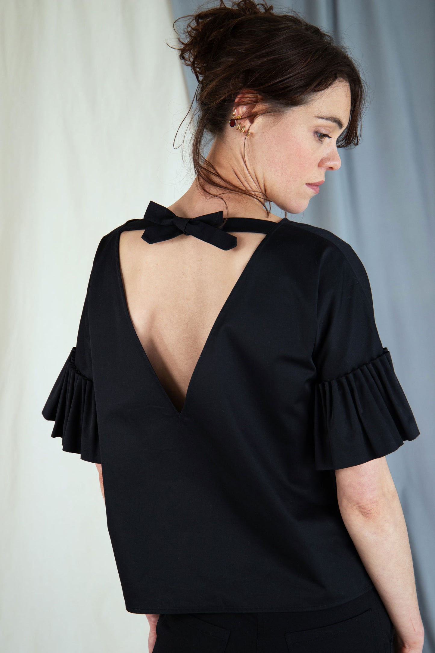Boxy cotton shirt with pleated sleeves - Black in  XS by VIMPELOVA