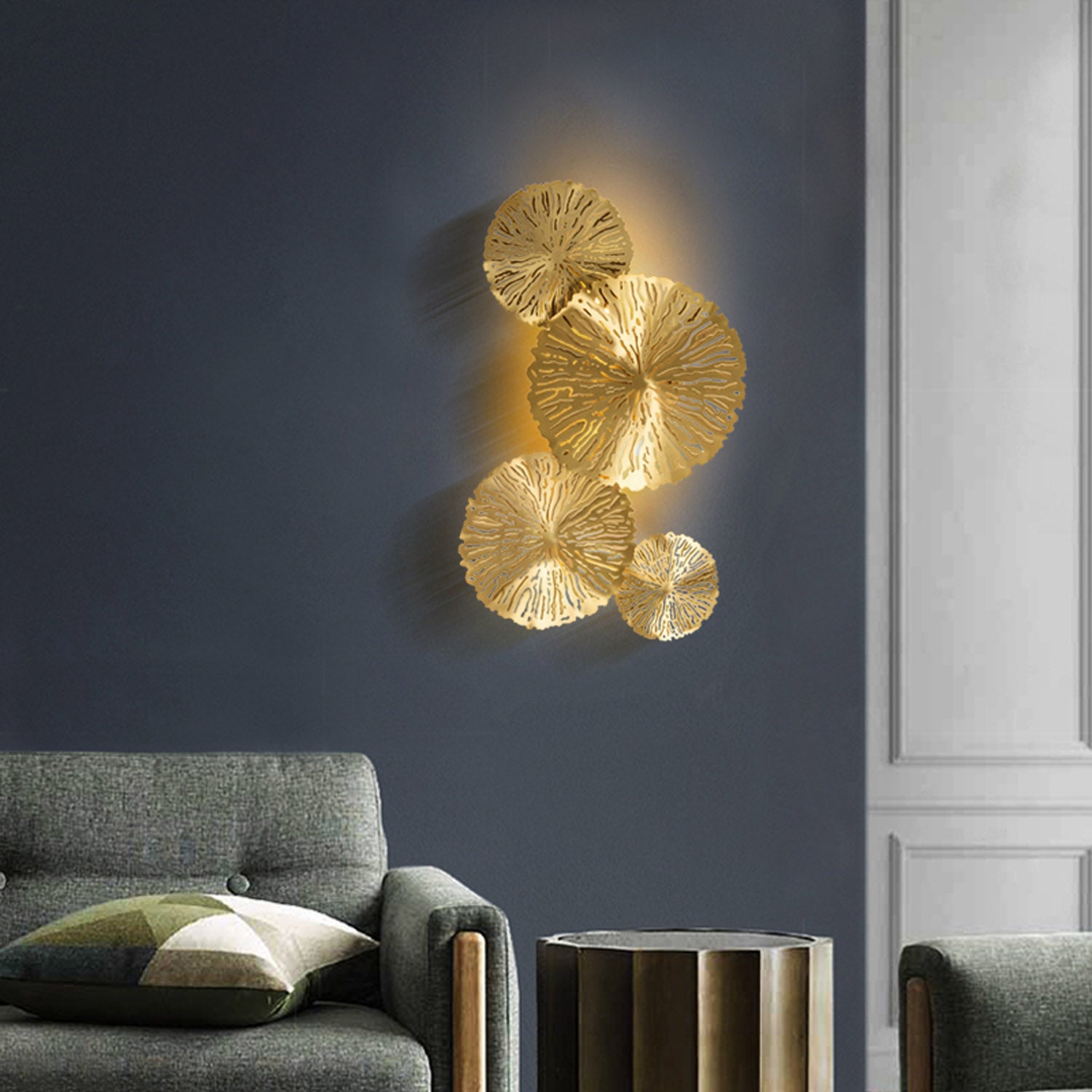 Gilded leaf tôle wall light by Hans Kögl - L & V Art and Design