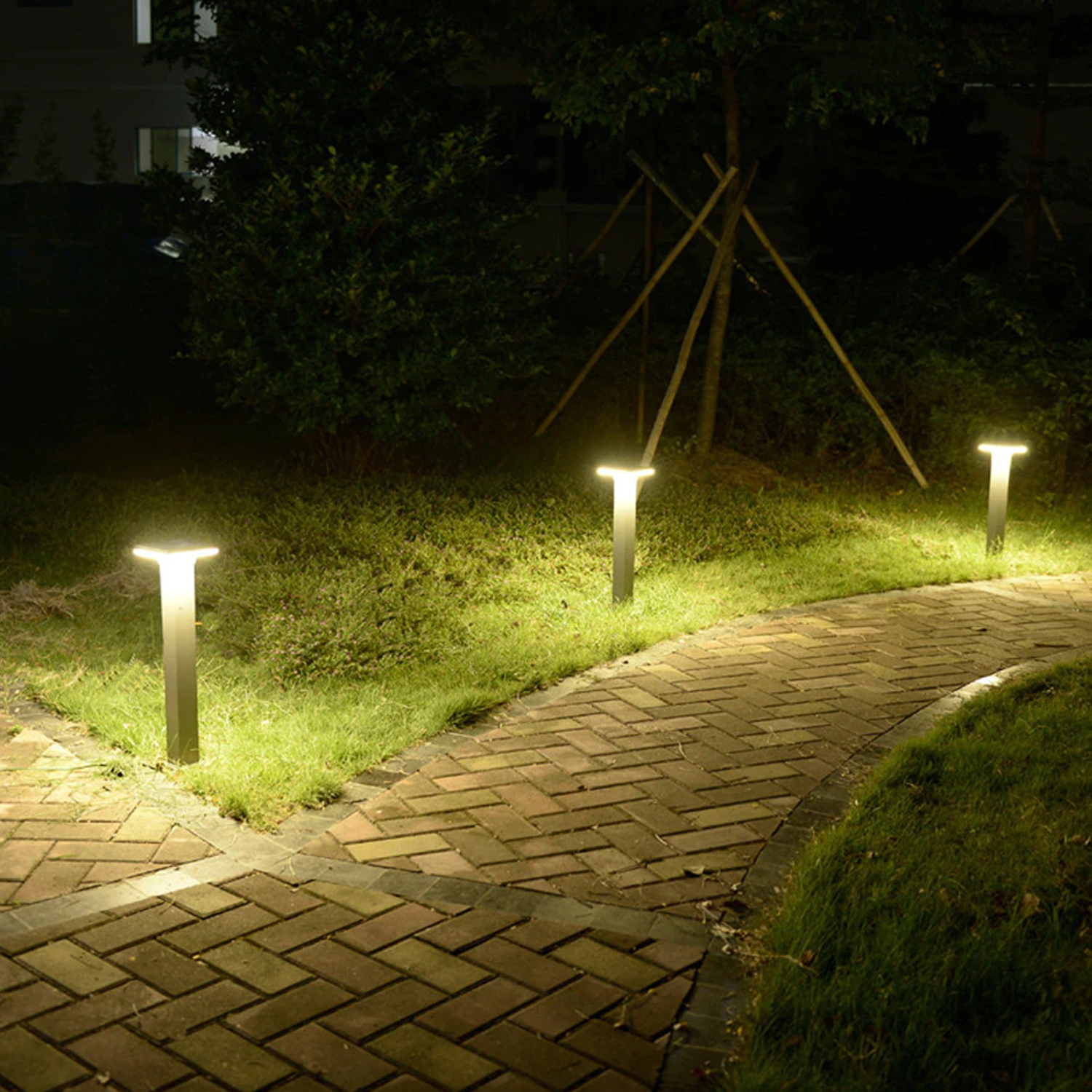 sleek-square-bollard-light-7