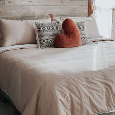 Romantic Bedding - Blushy Hues