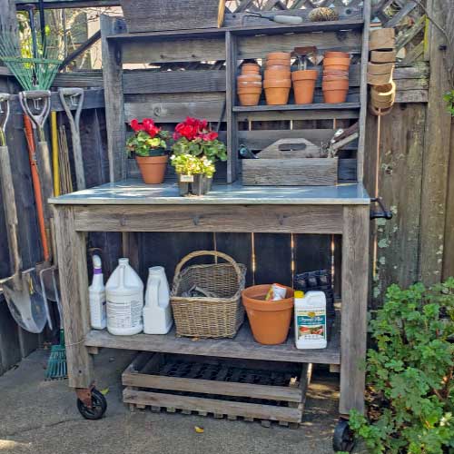 Redwood Potting made by Lee Display for a sustainable future