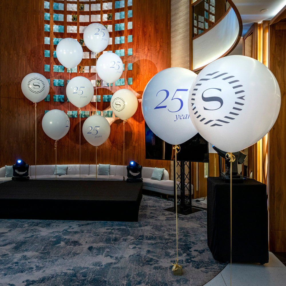 Balony z helem dekoracja lobby
