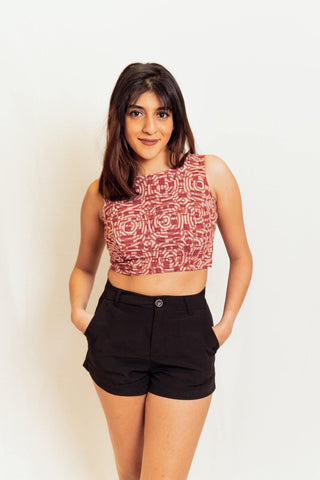 sleeveless crop top-fireworkshouse