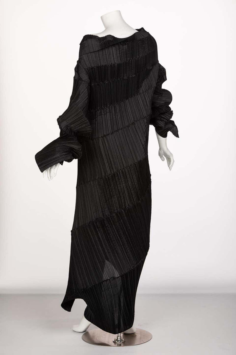 Issey Miyake Black Pleated Spiral Dress, 1990s – Basha Gold