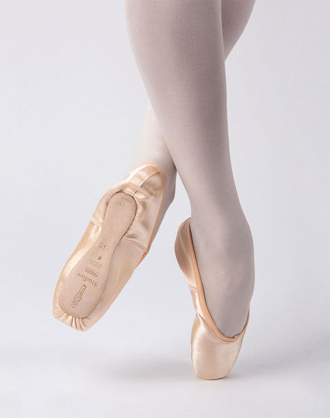 2037W Capezio Adult Split Sole Canvas Hanami Ballet Shoe (Light