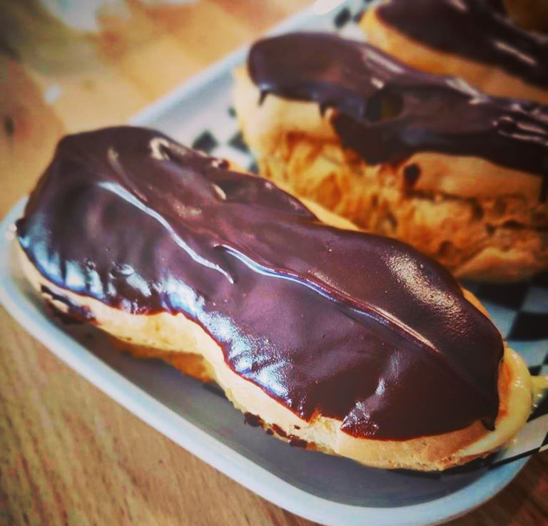 Eclairs with Rhubarb Cream and White Chocolate – Gluten Free