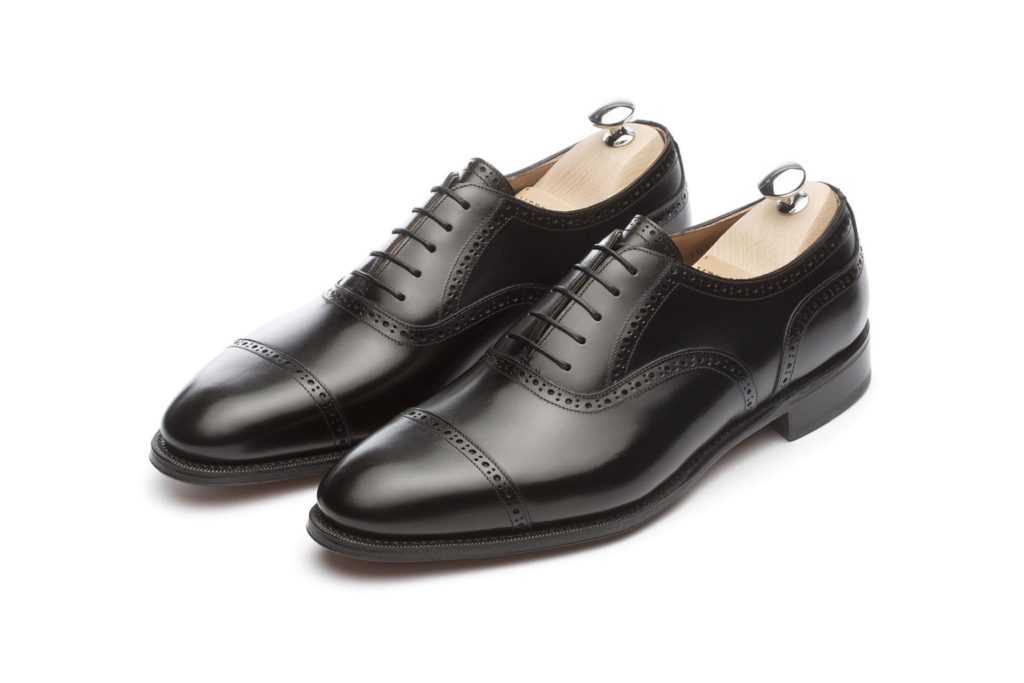 How-to-suit-up-for-graduation-black-oxford-shoes.jpg
