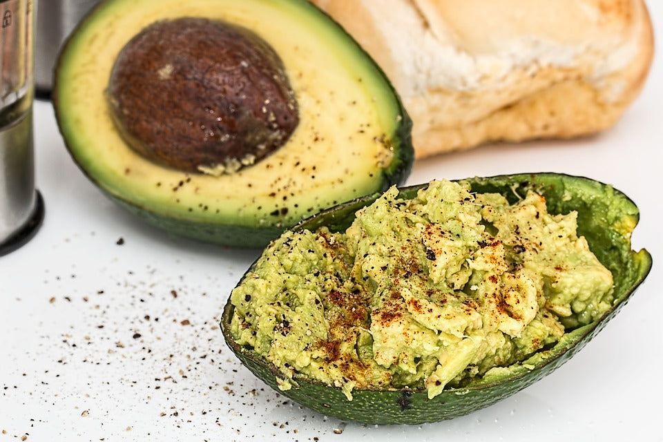 Low carb snacks on the go: Avocado mash