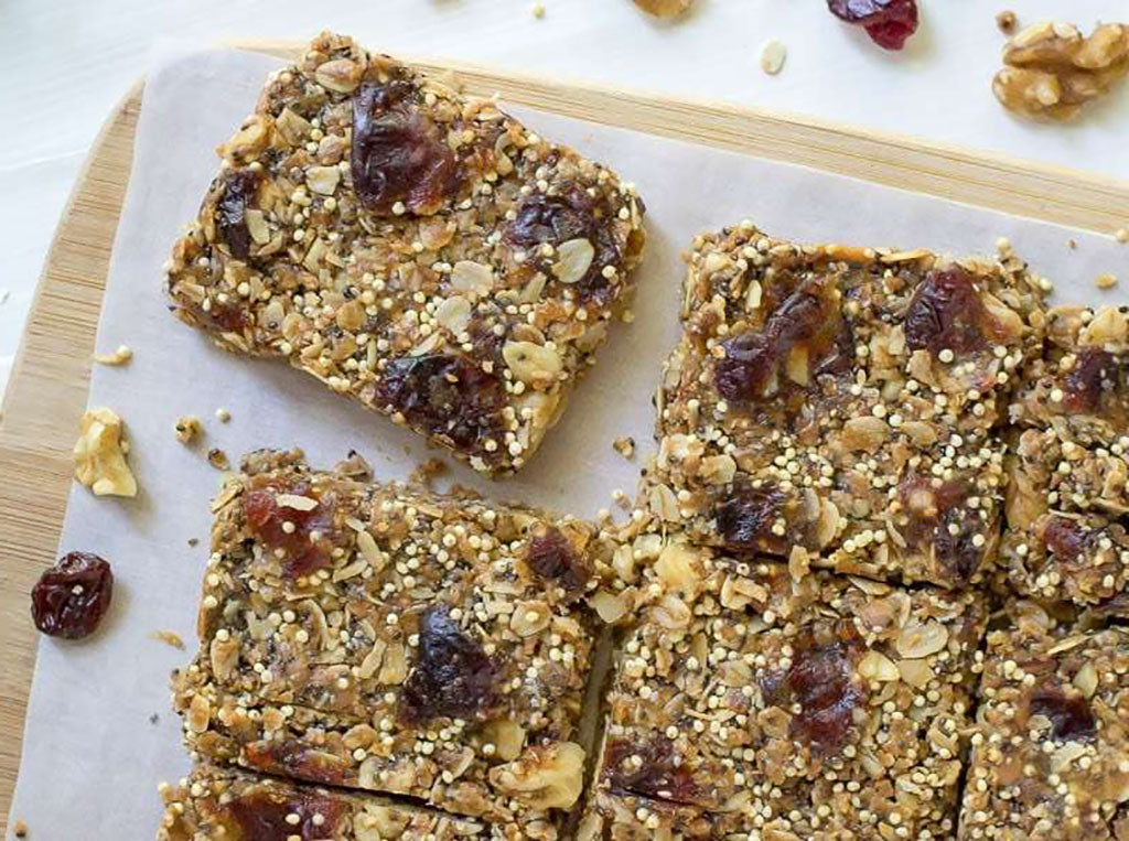 Vegetarian breakfast: Granola bars