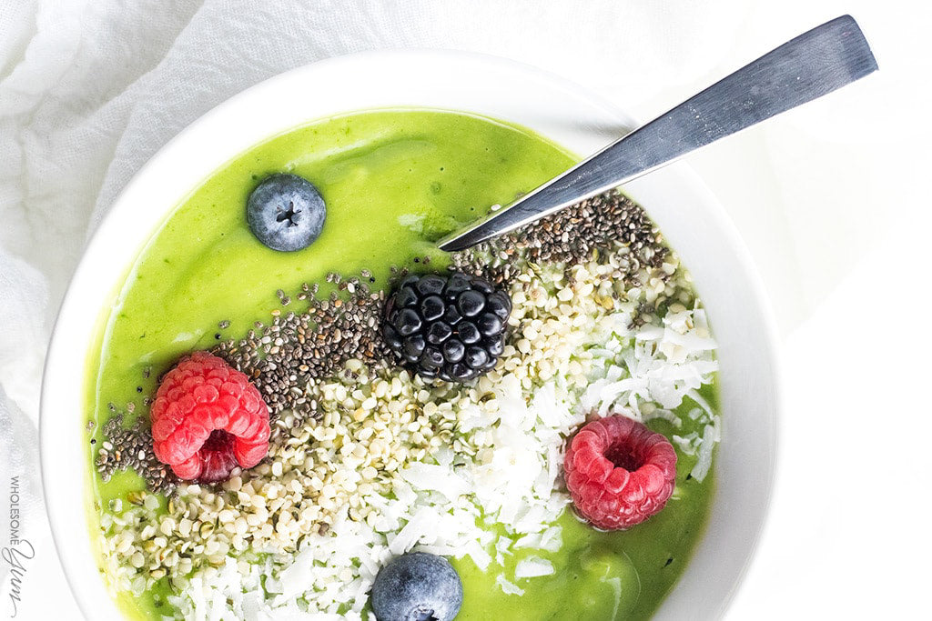 Quick Low Carb Breakfast - Green Smoothie Bowl
