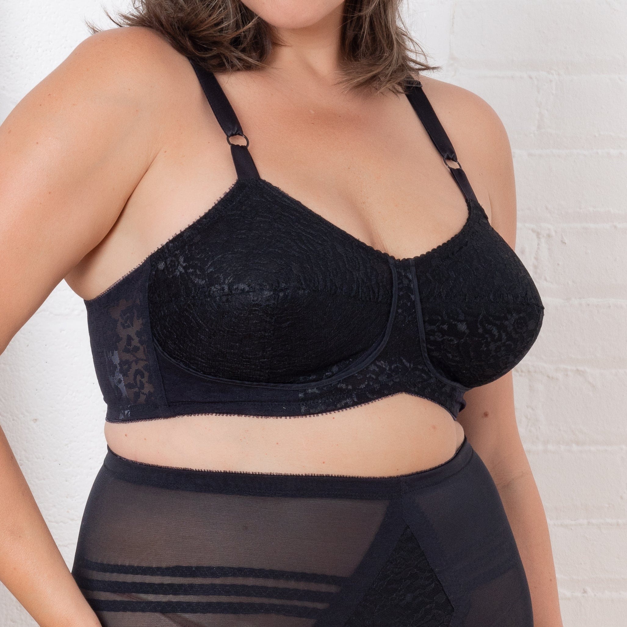 Style 2101 | Expandable Cup Wireless Shaper Bra - Black