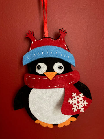 Pom Pom Penguin Kit – Hannah Bass