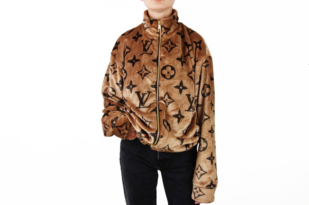Cozy Brown zipper with LV inspired Monograms –