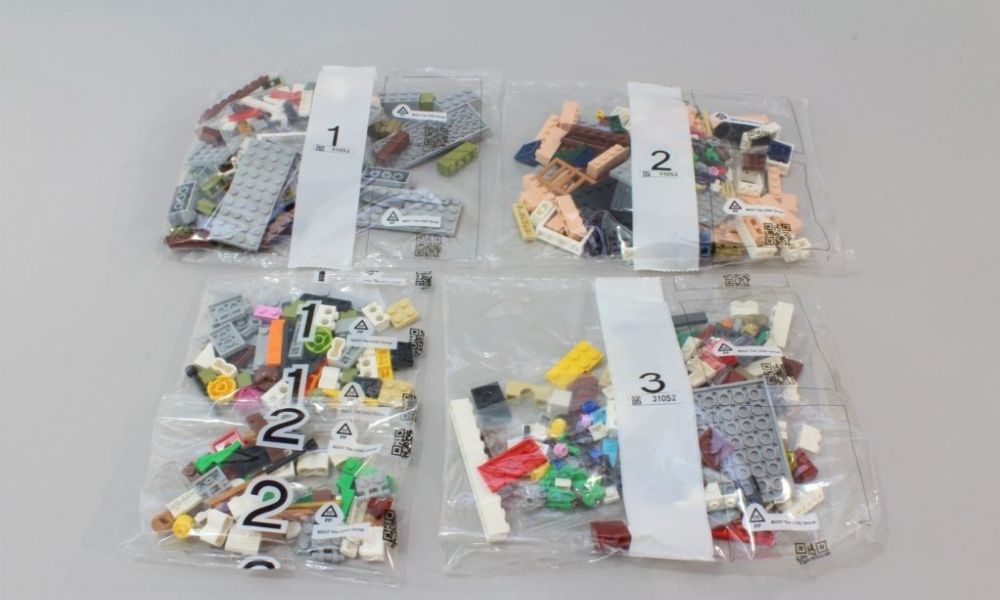 lego 31131 downtown noodle shop bags