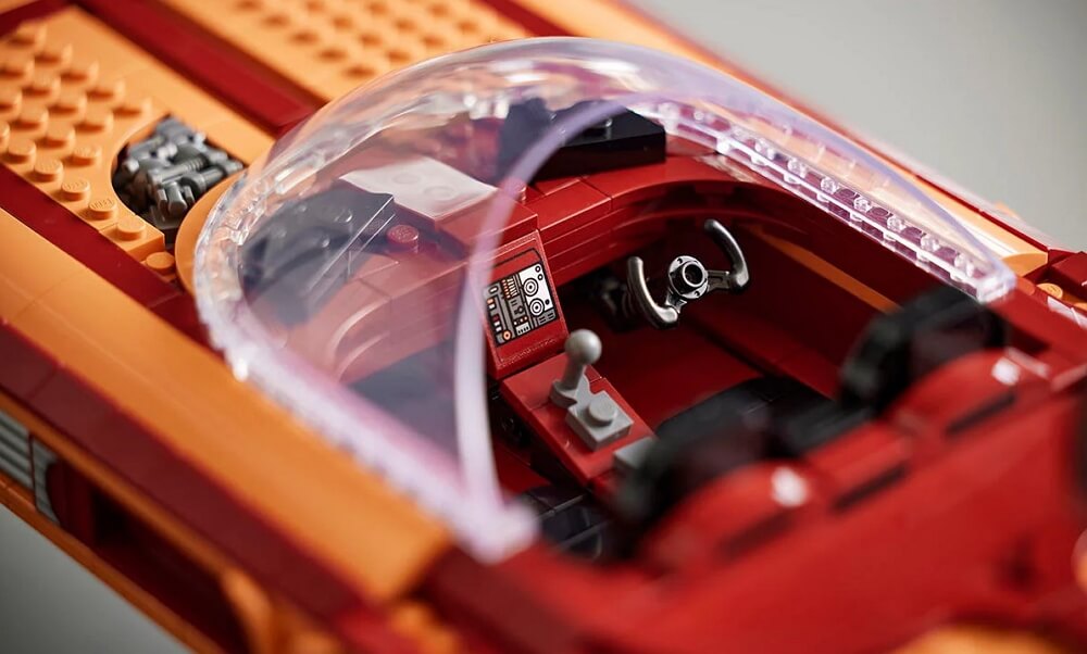 LEGO Star Wars UCS 75341 Luke Skywalker’s Landspeeder driver cabin