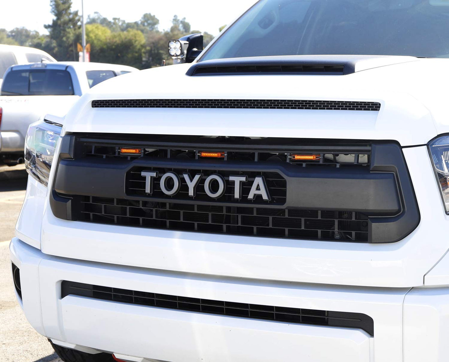 14-up Toyota Tundra Amber LED Center Grille Running Light Kit — iJDMTOY.com