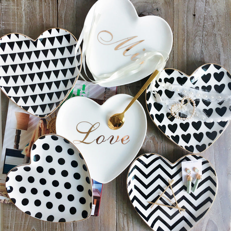 Geometric Pattern Heart-shaped Snack / Dessert Dish Plate