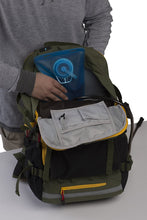 Load image into Gallery viewer, Cat Caterpillar Performance Hydration Backpack