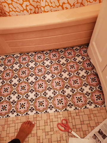 How To Cover Ugly Mosaic Tile Floors The Easy Renter Friendly Way Quadrostyle