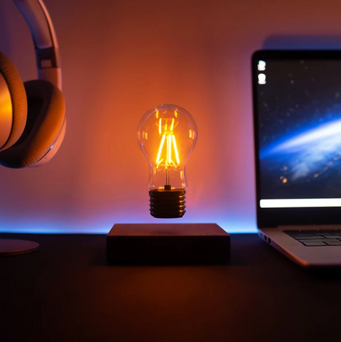 Svevende lyspære lampe - Floating Bulb Lamp Levitating and magnetic light Bulb