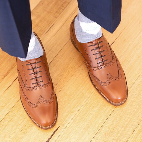 Tan brogues shoes. Best wingtip shoes for all your smart casual outfit