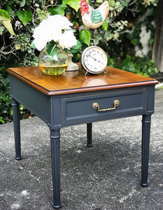 (SOLD) Gorgeous Vintage High-End Henredon Side/End Table in Excellent Condition!! 21W 22H 23D