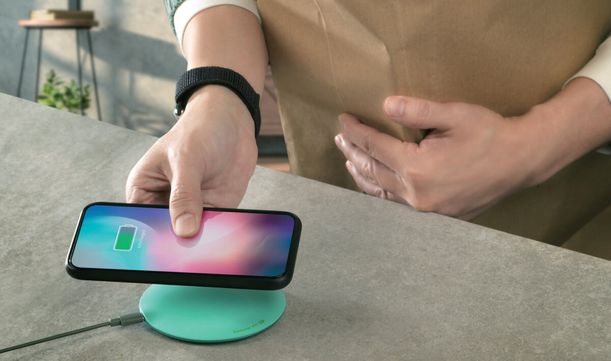 charge your phone with wireless charger