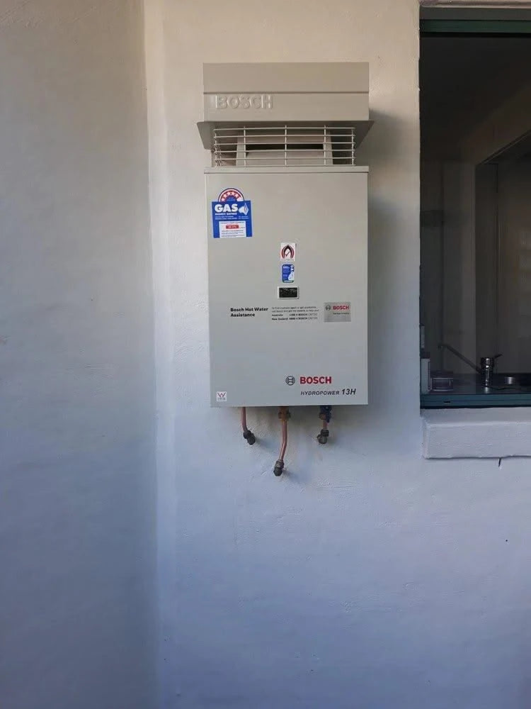 Bosch Hydropower 16H Instant Gas Water System Installed only 1099