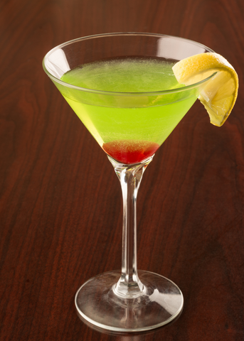 Washington apple martini with lemon wedge garnish