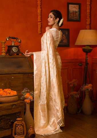 Convert Old Silk Saree Into Beautiful Gown - Kurti Blouse | Long gown dress,  Designer anarkali dresses, Indian gowns
